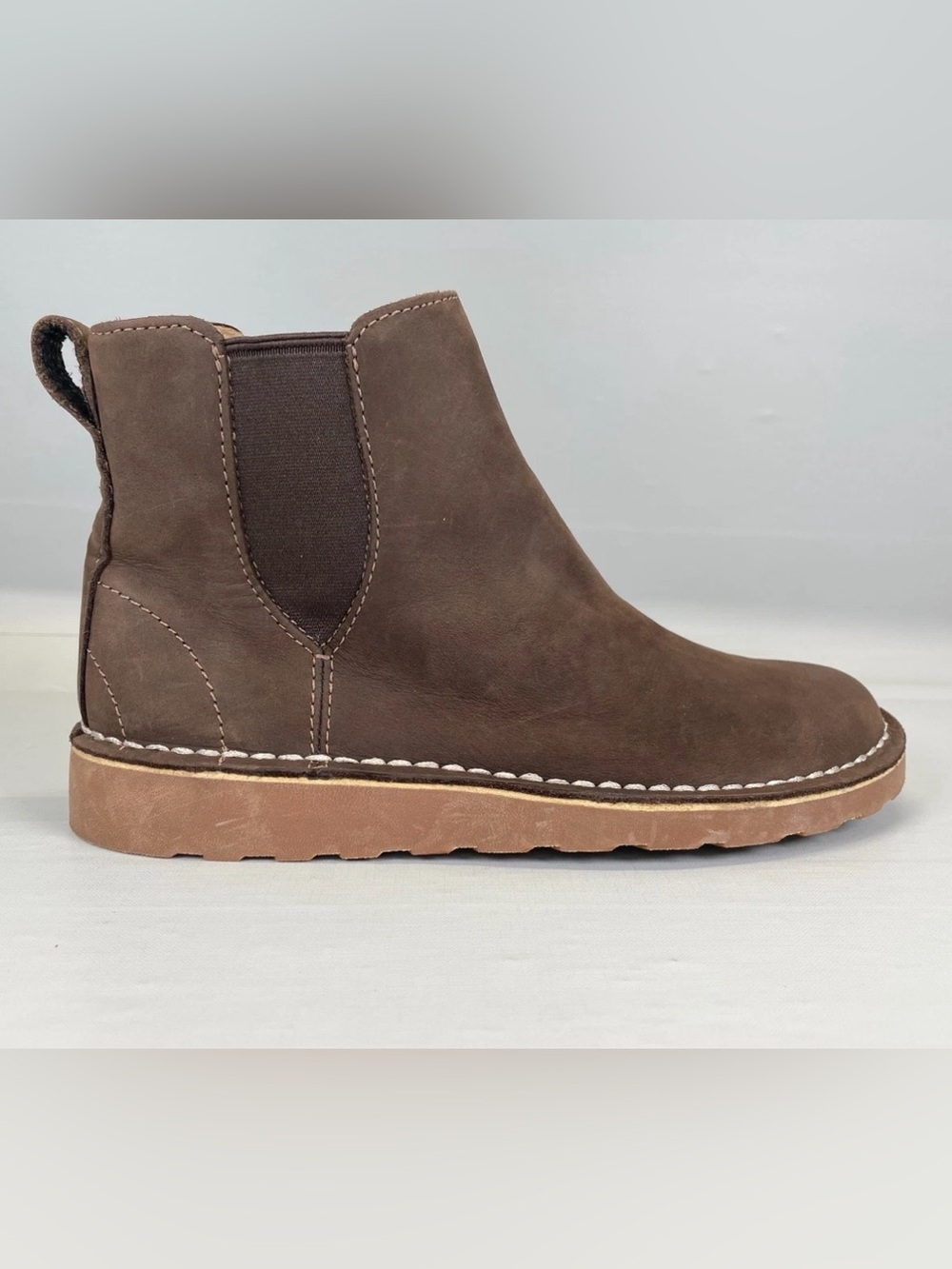 Like new L.L Bean Chelsea boots gorgeous Sz 8